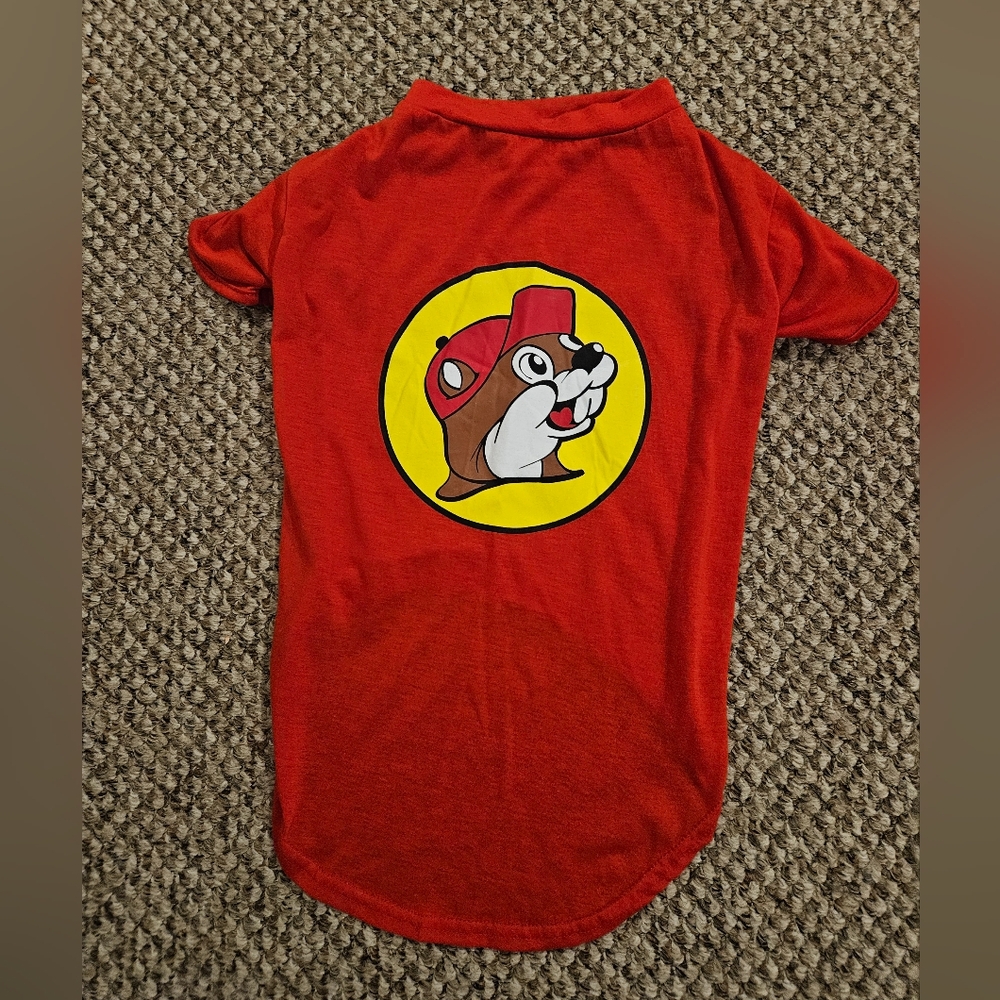 Red Dog Graphic Buc-ees T-Shirt Size Large